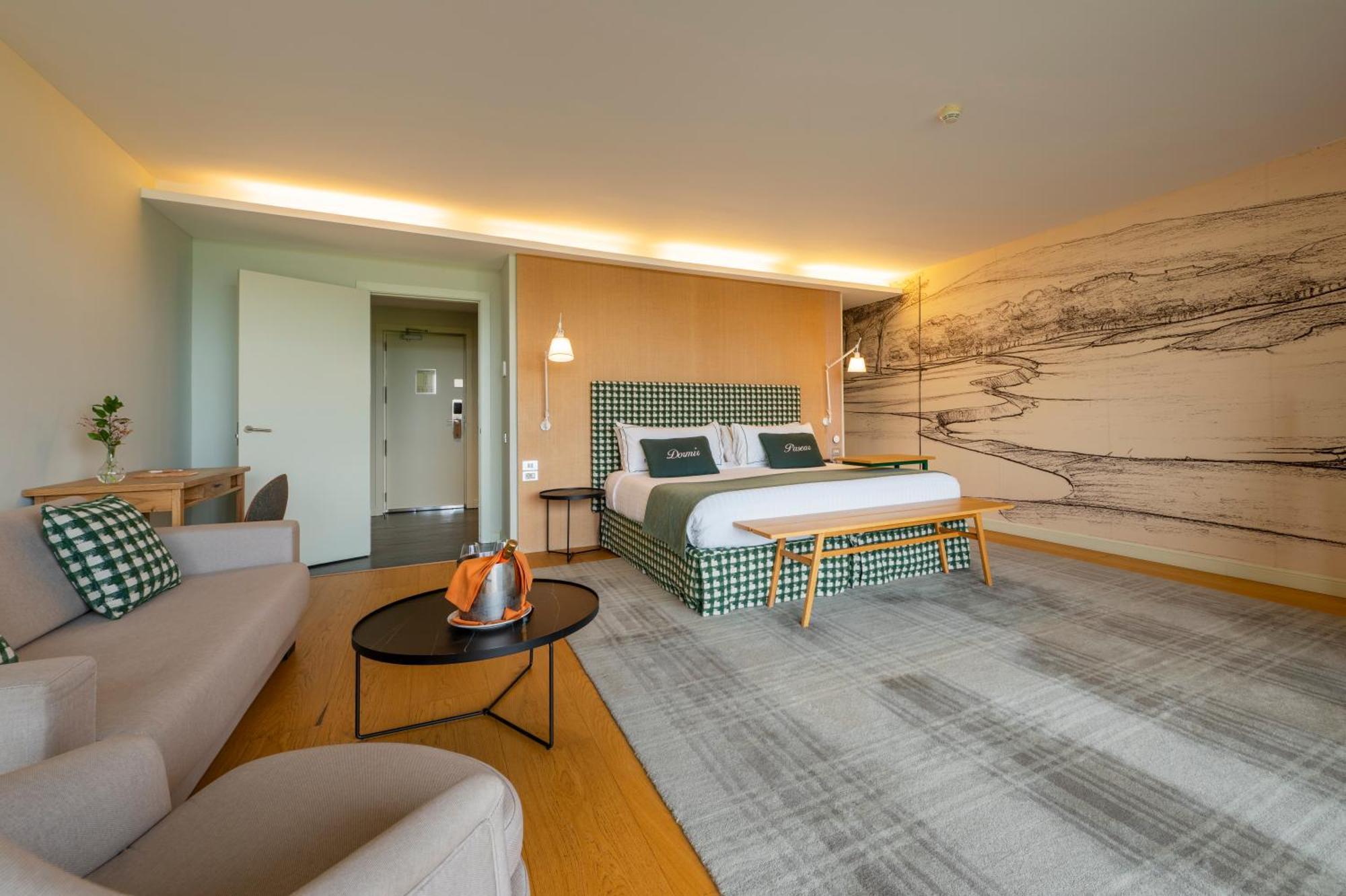 Suite with Terrace,1756401541:JPEG